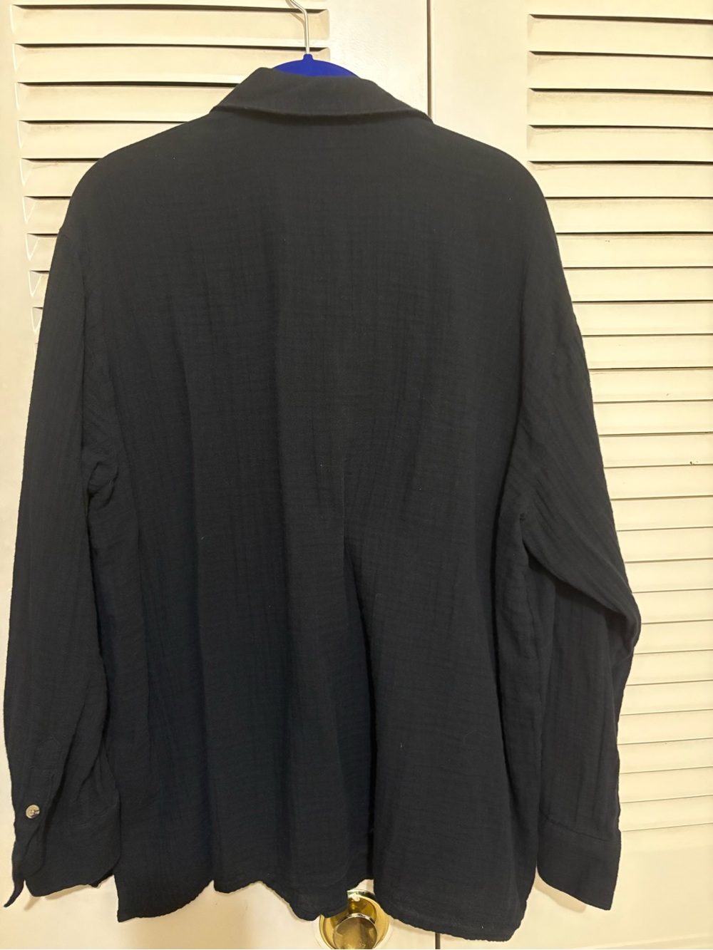 Old Navy Black Button-Front Shirt - Picture 2 of 4